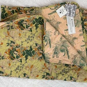 Kate Quinn reversible Floral Quilted Blanket NWT